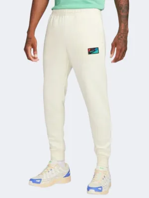 Nike Club Men Lifestyle Pant Coconut Milk