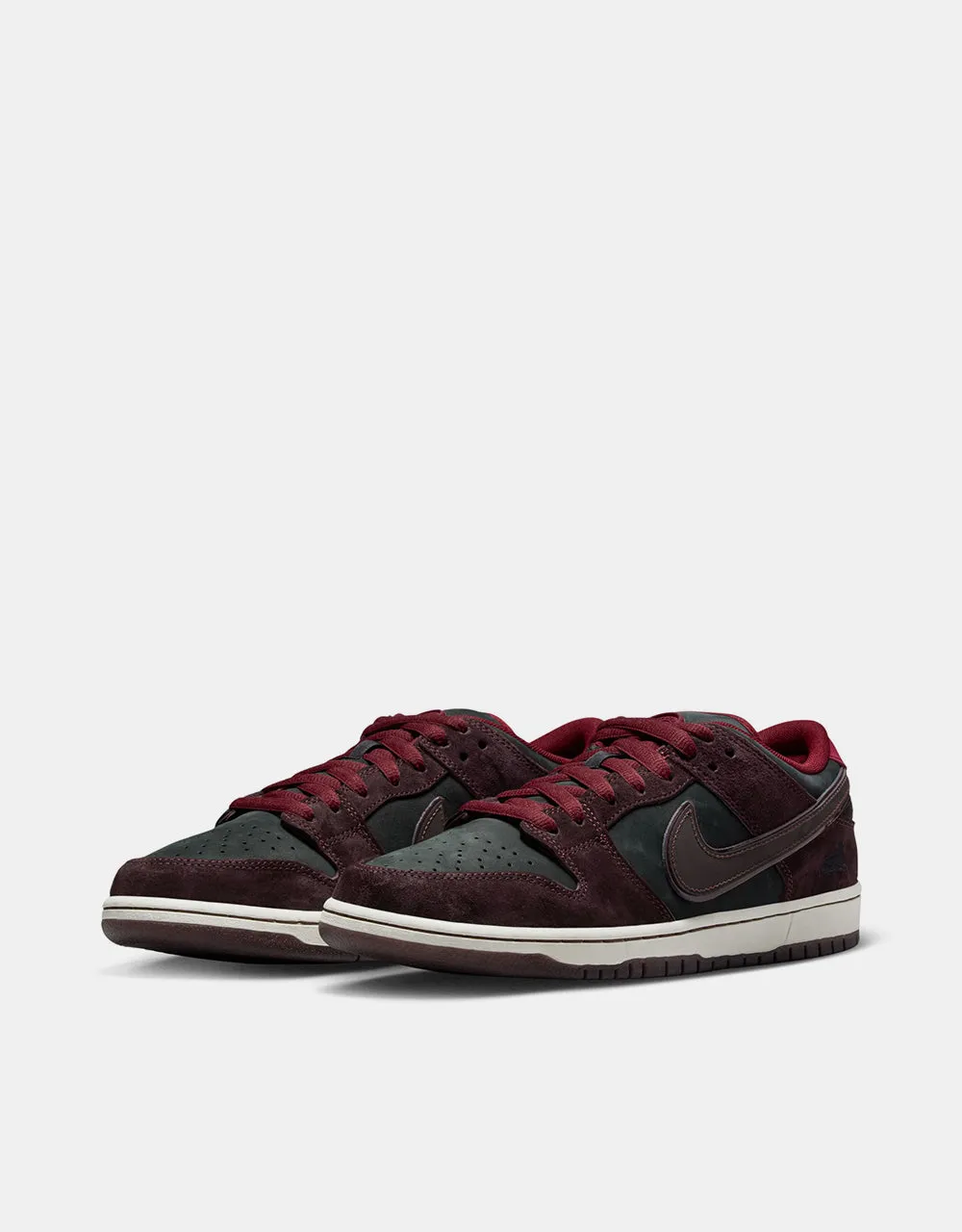 Nike SB 'Riot' Dunk Low Pro QS Skate Shoes - Mahogany/Dark Beetroot-Team Red-Sail