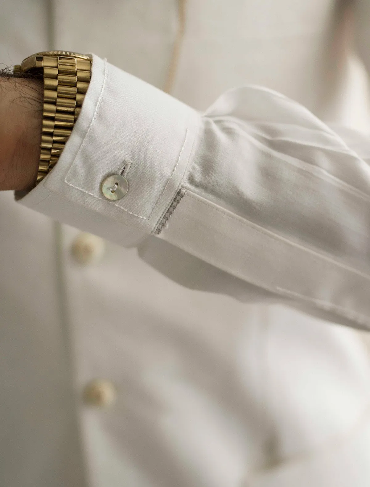 PLAIN WHITE KAMEEZ SHALWAR WITH FRONT LOGO