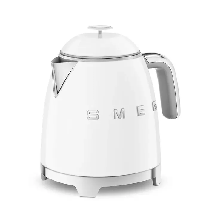 Smeg KLF05WHUK 0.8L Mini Kettle White, Retro 50's Style, Anti-Slip Base, Auto Shut Off, 1400W