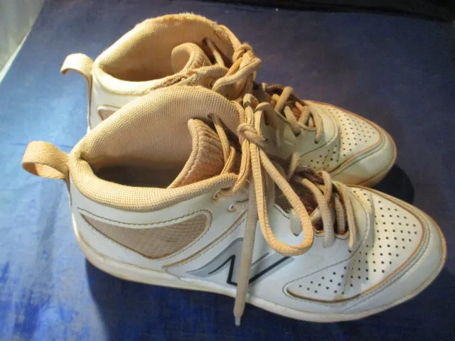 Used New Balance Cleats Size 4