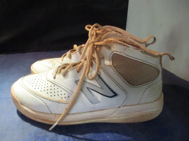 Used New Balance Cleats Size 4