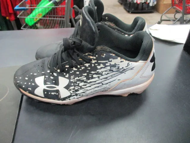 Used Under Armour Size 3Y Leadoff Low RM Baseball Cleats